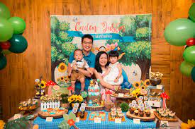 Plates come in shades of blue for a boy's first birthday party. Caden S Winnie The Pooh Themed 1st Birthday Party At 10 Scotts