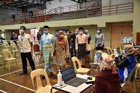 Terma rujukan tugas dan tanggungjawab lembaga penasihat pusat pengajian citra universiti; Ketua Pusat Pengajian In English Pengajian Am Translate English Murid Mendengar Arahan Dan Ketua Kumpulan Mengambil Kertas Soalan Daripada Guru