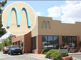 McDonald's-Filiale in Arizona hat türkisfarbenes Logo - Business ...