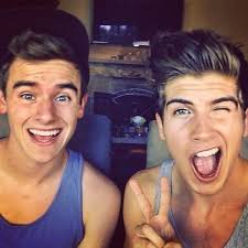 YouTubeLover/Nerd! 😸 (DamnBlueBerries)