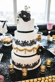 Black And Gold Cake Design For Debut 54 Black White And Gold Wedding Ideas White And Gold Wedding Cake Black Wedding Cakes White Wedding Cakes