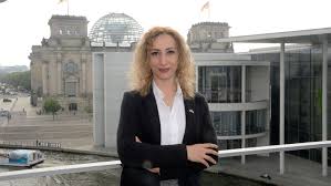 Fatina rhyming, similar names and popularity. Deutscher Bundestag Fatina Aus Jordanien Schatzt Den Blick Hinter Politische Kulissen