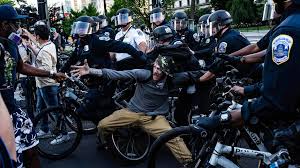 Neues von den promis:jonas deichmann darf nicht nach amerika. Wieso Polizisten In Amerika Selten Verurteilt Werden