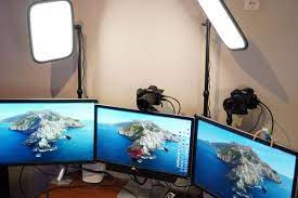 How To Create The Best At Home Videoconferencing Setup For Every Budget Techcrunch Setup Desktop Setup Lighting Setups