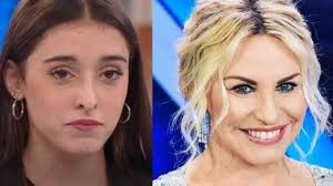 Tuttavia giulia stabile non è naturalmente l'unica concorrente di amici 20. Amici Giulia Stabile Ha Lavorato Gia In Tv Con La Clerici Incredibile Ma Vero Foto Political24