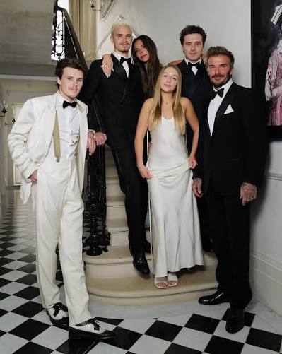 The Beckhams ❤️ so proud of my incredible children celebrating their mummy  in the best way possible on such a special night 🥂 we love you  @victoriabeckham 🩷 @brooklynpeltzbeckham @romeobeckham @cruzbeckham  #harperseven