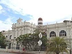 Take a walk through history by browsing the exhibits of penang state museum and art gallery, housing various artifacts, photos, and furniture that tell the story about the island's development over the ages. Category Penang State Museum And Art Gallery Wikimedia Commons