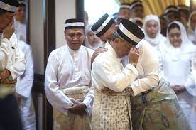 Birthday of the sultan of pahang. Agong Cries As He Pays Last Respects To His Father Sultan Ahmad Shah Nestia