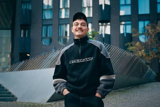 Eesti oma IShowSpeed? Koolinoorte iidol Krispoiss: „Täiesti haige, et  värskelt abiellunud naine mind avalikult sebis!“ | Õhtuleht