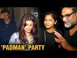 Akshay Kumar Twinkle Khanna Dine With R Balki And Gauri Shinde For Padman Film Youtube Shinde featured in the financial times 2012 list of '25 indians to watch'. akshay kumar twinkle khanna dine with r balki and gauri shinde for padman film