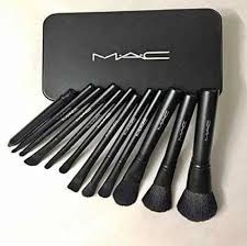 mac makeup brush set 1 rs 699 box