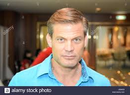 .small talk, casper van dien first made an impression on viewers with a recurring role on the teen soap following van dien's wedding to second wife catherine oxenberg in 1999, the pair worked. Bonn Deutschland 4 Jun 2017 Casper Van Dien Starship Troopers Auf Der Fedcon Fedcon 26 Europas Grosste Star Trek Convention Ladt Prominente Und Fans In Autogrammstunden Und Panels Zu Erfullen Die Fedcon