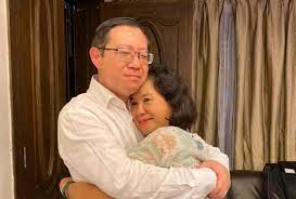Lim kit siang together with his son lim guan eng first visited his ancestral home in china in nov 2008 (reported in chinapress). Lim Guan Eng Wife And Associate Charged With Money Laundering Coconuts Kl