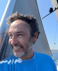 🌍 🇬🇧 🇺🇸 I'm coming! 👇 🖊️ Juan Merediz It doesn't matter how early  you get to work because riggers will show up. Third time I've sat down to  write to you,