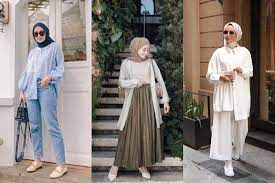 If you are looking for hijab rok you've come to the right place. 8 Tips Style Hijab Kekinian Simpel Dari Celana Kulot Hingga Rok Plisket Womantalk