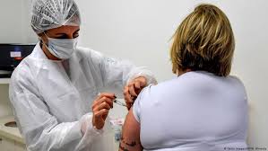 La vaccination est élargie dès lundi à toutes les personnes ayant l'âge de la majorité dans le canton. Coronavirus Digest Germany Warns Over Rapid Vaccine Approvals News Dw 11 09 2020