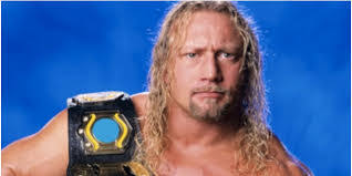 Lynn Light's Instagram, Twitter & Facebook