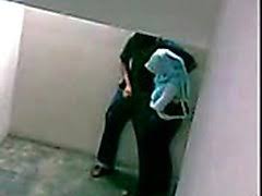 Aku memberanikan diri dan memutuskan mencuri celana dalam vita. Die Awek Tudung Hisap Kote Dalam Kereta Kancil Video Clip N5860277