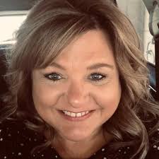 Karen Savell's Instagram, Twitter & Facebook