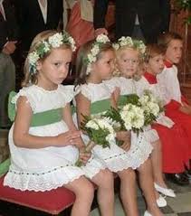 Trajes Para Los Ninos De Arras Fotos De Disenos Vestidos Para Las Ninas De Las Arras Blanco Con Fajin Ver Cortege Mariage Mariage Automne Robe Cortege Fille
