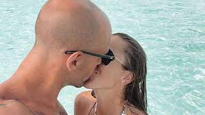 Maybe you would like to learn more about one of these? Belinda Bencic Geniesst Liebes Ferien Im Insel Paradies Blick