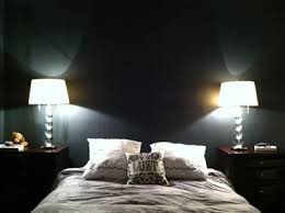 غرف نوم مودرن بدهان حوائط وجدران باللون الأسود Black Walls Bedroom Bedroom Wall Paint Colors Black Walls