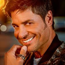 He is married to venezuelan mariana elizabeth marilisa maronesa de figueroa, with whom he has a son, lorenzo valentino and a daughter, isadora sofia. Chayanne Youtube Stats Channel Analytics Hypeauditor