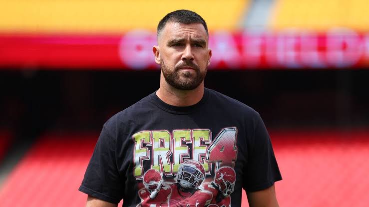 Travis Kelce makes bold outfit choice in support of suspended Chiefs star -  Football - Sports - Daily Express US