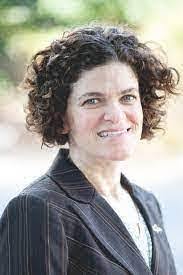 Carrie Leclair's Instagram, Twitter & Facebook