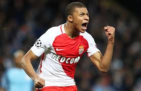 Его рыночная стоимость составляет 160,00 млн €. Kilian Mbappe Biografiya Lichnaya Zhizn Foto