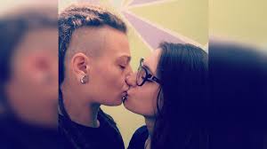 La mujer detenida por besar a su novia habló de abuso policial: A mí me  desnudaron | Perfil