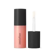It's filled with botanical oils like lotus and camellia oils to condition the lips and imparts a sweet. Innisfree Jewel Lip Glow 58g
