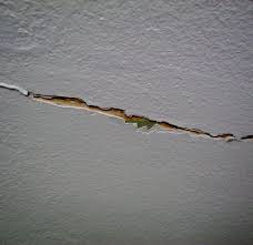 Cracks in the ceiling can be caused by many different causes. Fix Ceiling Cracks For Good Lynda Makara