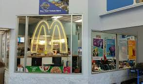 Find stockbilleder af mcdonalds fast food restaurant inside walmart i hd og millionvis af andre royaltyfri stockbilleder, illustrationer og vektorer i shutterstocks samling. Mcdonalds In Walmart Kirkman Road A Good Place For A Quick Snack Review Of Mcdonald S Orlando Fl Tripadvisor