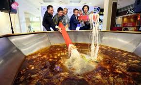 Walaupun kerajaan menghadkan dua orang duduk semeja di dalam restoran, padi house tampil. 8 Fakta Menarik Tentang Orang Malaysia Dan Pembaziran Makanan Iluminasi