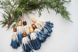 This post may contain affiliate links, but only to the good stuff i love and use! 7 Easy Diy Boho Chic Christmas Ornaments Shelterness