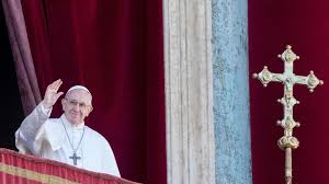 Pope francis has urged other clergymen to 'have the courage' to visit the sick despite the risks. Pope Delivers Urbi Et Orbi Message On Christmas Day In Vatican Live Ruptly