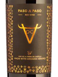 Ce p'tit bio léger devrait vous climatiser le vestibule du palais, sinon le palais tout entier. 2016 Volver Paso A Paso Organic Red Vivino