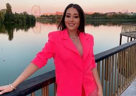 Check spelling or type a new query. Nicole Cherry In Costum De Baie In Luna A Patra De Sarcina Radiez Bucurie Din Interior