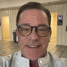 Jillian Lawson (@JillianLawson)