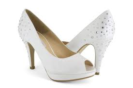 Zapato novia angel alarcon 19278 zapato angel alarcon fabricado en piel un clásico con un toque diferente gracias a su escote en pico, con puntera y tacón fino. Zapato De Novia Angel Alarcon Zapatos De Novia Zapatos De Novia Baratos Zapatos De Novia Comodos