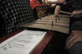 Saya akan mengapluad sebuah pembelajaran mengenai pembuatan musik dan tarian semoga bisa buat refrensi temen2 yg pengen blajar #tari #tarikreasi. 5 Fungsi Musik Dalam Tari Dari Simbol Budaya Sampai Meningkatkan Rasa Emosional Ijn News