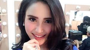 Buat kamu yang sedang mencari info tentang profil artis penyanyi ayu ting ting, kali ini saya ingin berbagi infonya dengan lengkap. Tribunwiki Profil Dan Perjalanan Karir Ayu Ting Ting Kini Dekat Sama Ivan Gunawan Halaman All Tribun Timur