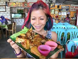 Ulam daun selon and ayam golek pantai dalam adalah sangat sedap! Ayam Golek 5 Bintang Pantai Dalam Delicious Smoky Chicken Rebecca Saw