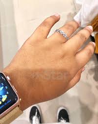 Lepas tu aku survey kat kedai silver, harga jauh lebih murah. Kalau Setakat Baru Bercinta Tak Perlulah Tunggu Lelaki Gadis Dilabel Tak Betul Gara Gara Beli Cincin Sendiri Viral Mstar