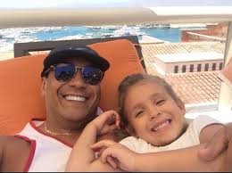 Con mi querido sobrino Carlos Armando Cuevas que gusto verte y compartir  contigo el pan y la sal. Te amo mijo. #alegria🎉 #elpanylasal #cancun  #familia