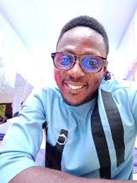 As a lady, know the type of friends you keep Some friends are there to  scatter your destiny not to gather So be careful ©️ Peace Chidiebube 📷  Mercy Akpevweoghene Amromano