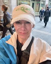 So, today Daisy dropped me off at the 5:23 am train to NYC. It arrived at  6:45 and by 6:48 I was off and walking. The walk was a challenge posed by @