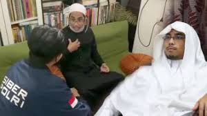 Aziz mengaku baru menerima kabar duka tersebut. Jauh Sebelum Meninggal Ustadz Maaher Pernah Mengerang Sakit Perut