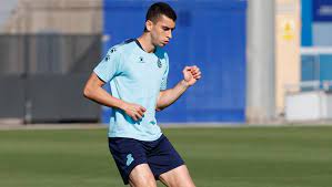 View darwin núñez profile on yahoo sports. Milan Another Possible Girlfriend For Marc Roca Junipersports